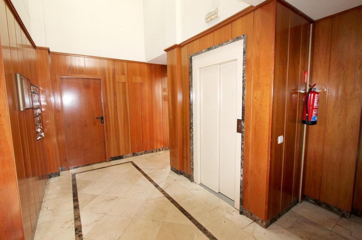 Apartamentos Castilla Luz Business Madrid Extérieur photo