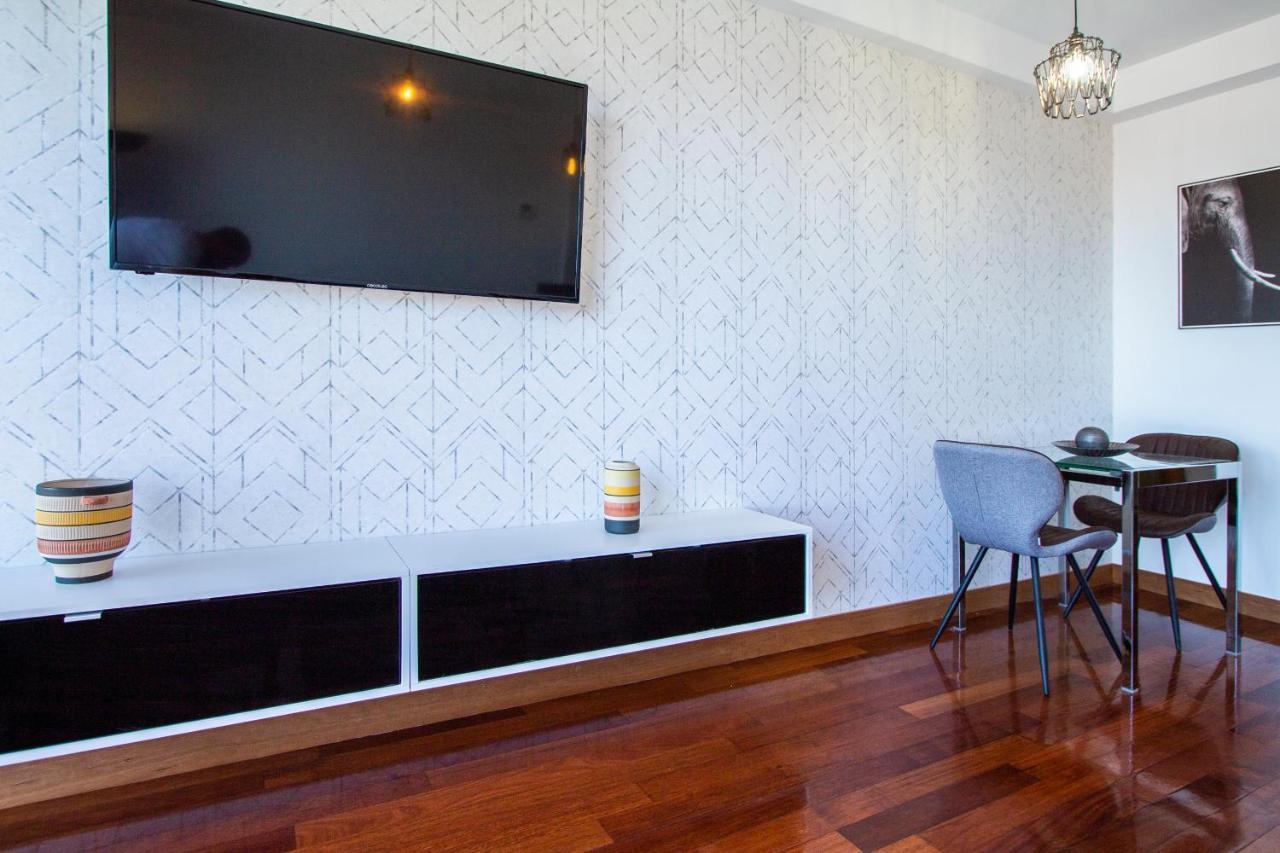 Apartamentos Castilla Luz Business Madrid Extérieur photo