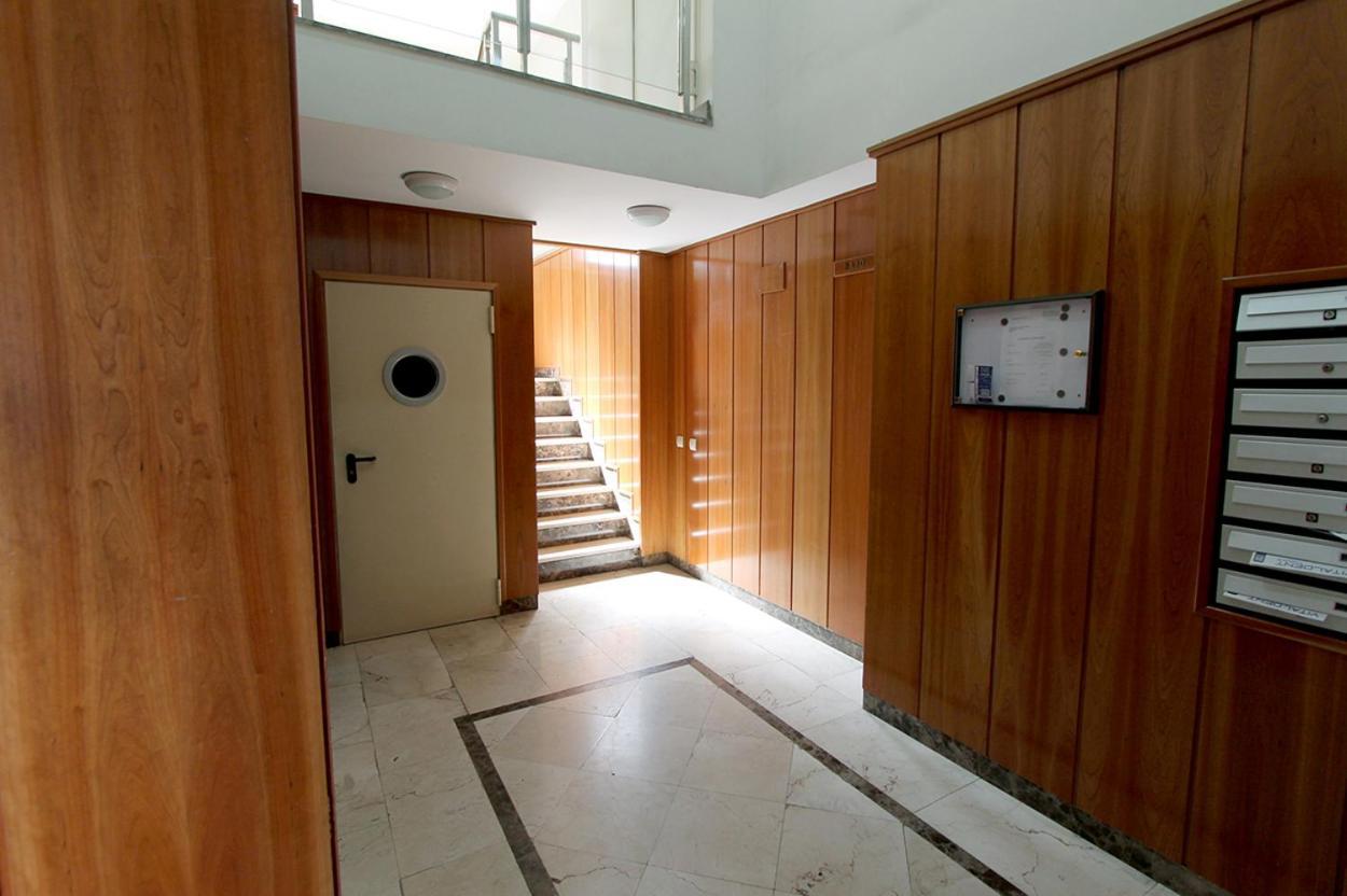 Apartamentos Castilla Luz Business Madrid Extérieur photo